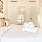 Serene 2Br At The Nook Wasl Gate Jebel Ali By Deluxe Holiday Homes